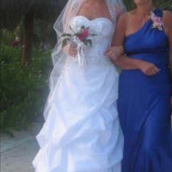 Wedding dress - Picture 5 of 6